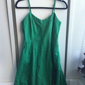 Emerald green summer dress with adjustable straps and POCKETS - Banana Republic